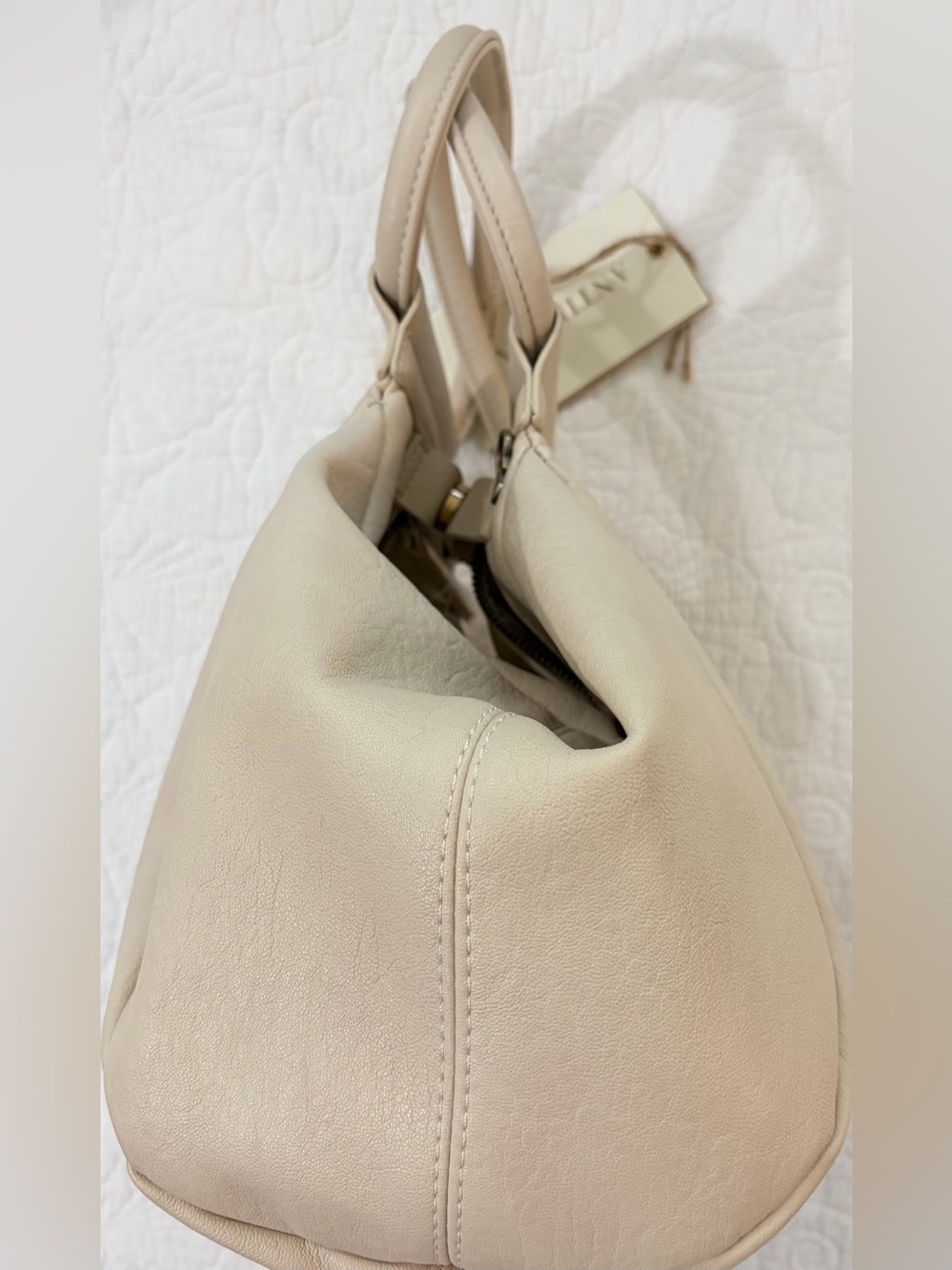 NWT Antik Kraft Cream Handbag w/crossbody strap with Interior Zipper Pocket - Picture 2 of 10